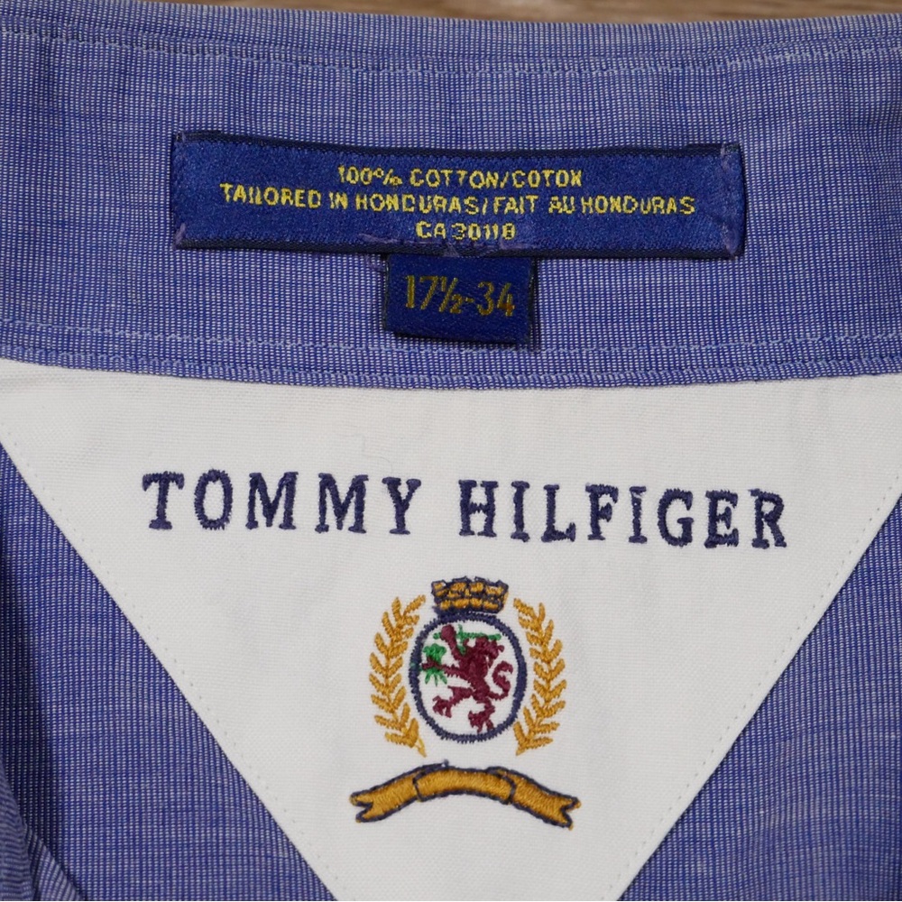 Vintage Tommy Hilfiger Men's Casual Blue Button Down Shirt - Picture 4 of 5
